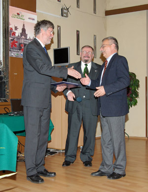 Von links nach rechts: Prof. Albrecht Wagner, Prof. Marek Ježabek, Prof. Tadeusz Wasiutyński
